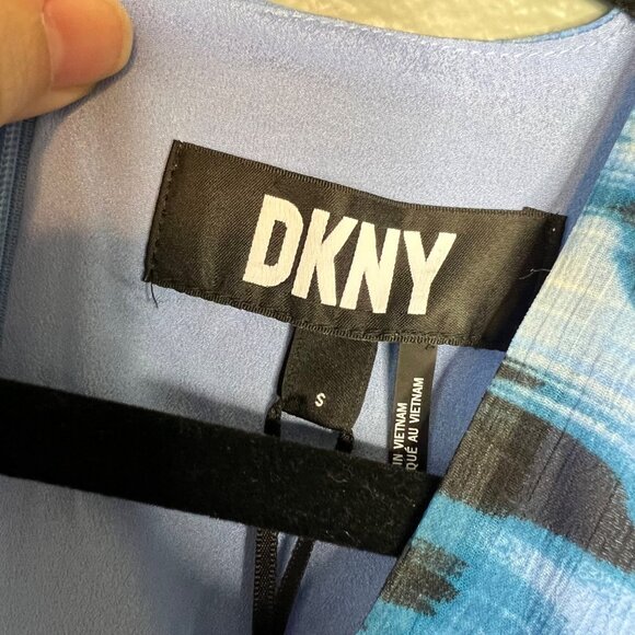 DKNY Sleeveless Printed Dress Size S Ruched Chiffon Blue Purple Mini NWT - Picture 3 of 9